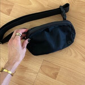 Lululemon Everywhere Belt Bag